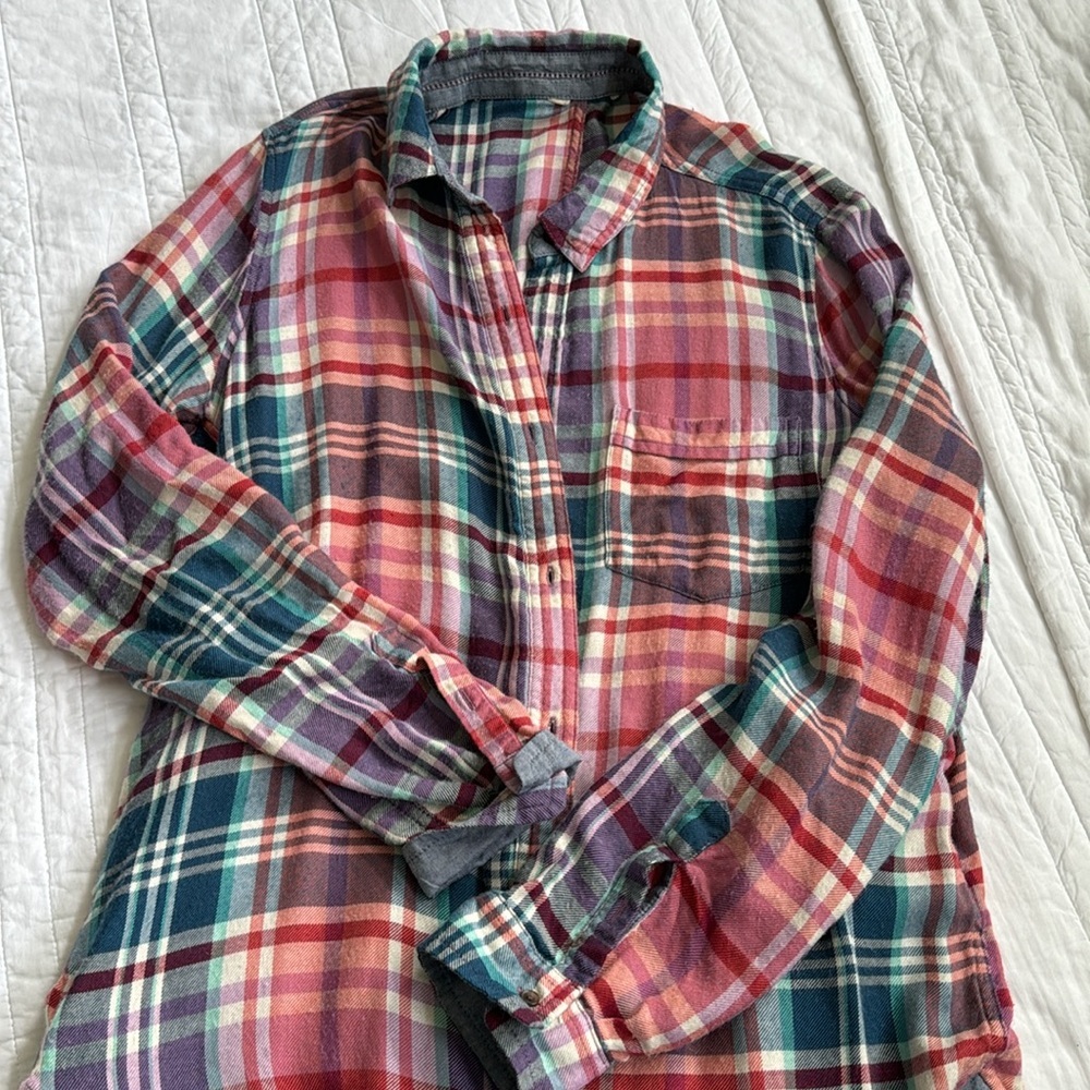 Lucky Brand lightweight flannel shirt. - Picture 6 of 9